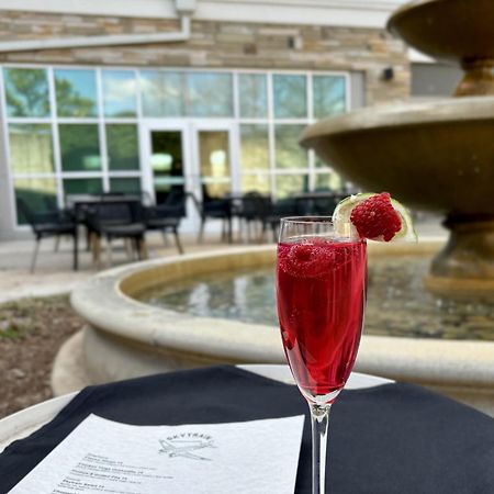 Delta Hotels By Marriott Midwest City At The Reed Conference Center Del City Exterior photo